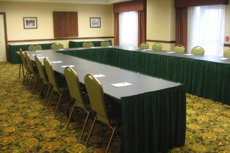 Country & By Radisson, Penn State Area , Pa
