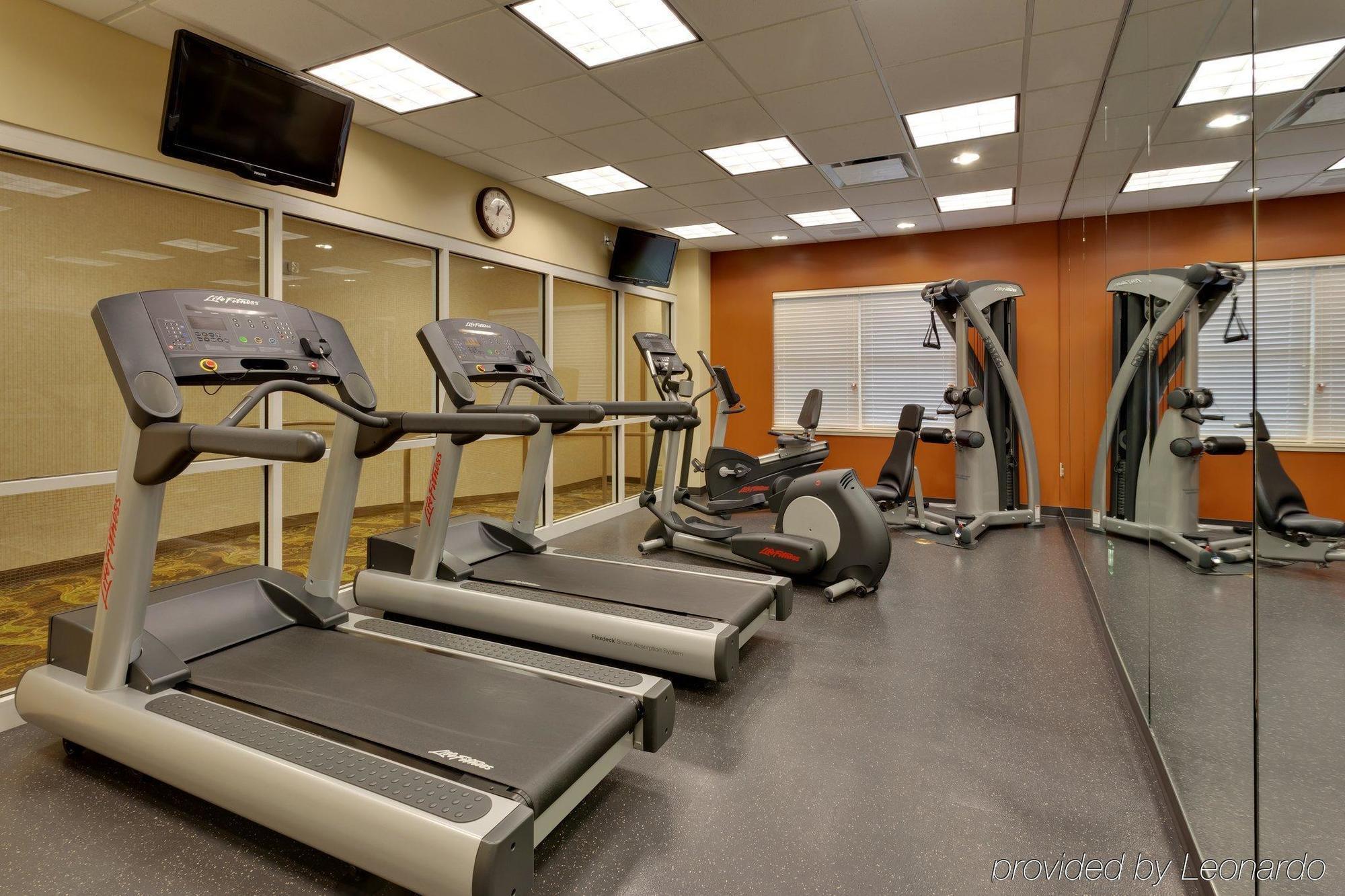 Country & By Radisson, Penn State Area , Pa 3*